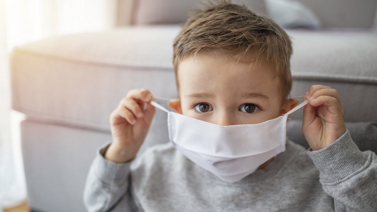В Украине будут вакцинировать от коронавируса детей от 14 лет: подробности