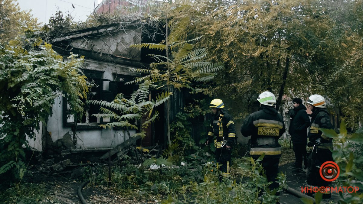 В Днепре на Якова Самарского горела пристройка к 2-этажному дому