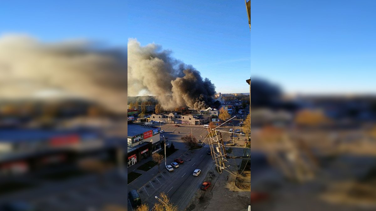 В Каменском случился масштабный пожар: возгорание тушат уже 2 часа