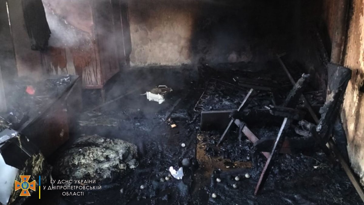 В Днепропетровской области горел частный жилой дом: в пожаре погиб мужчина