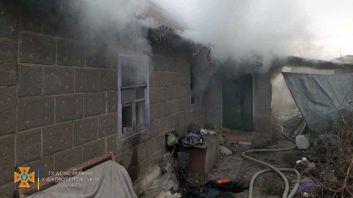 В Кривом Роге горел частный дом: в пожаре погиб мужчина
