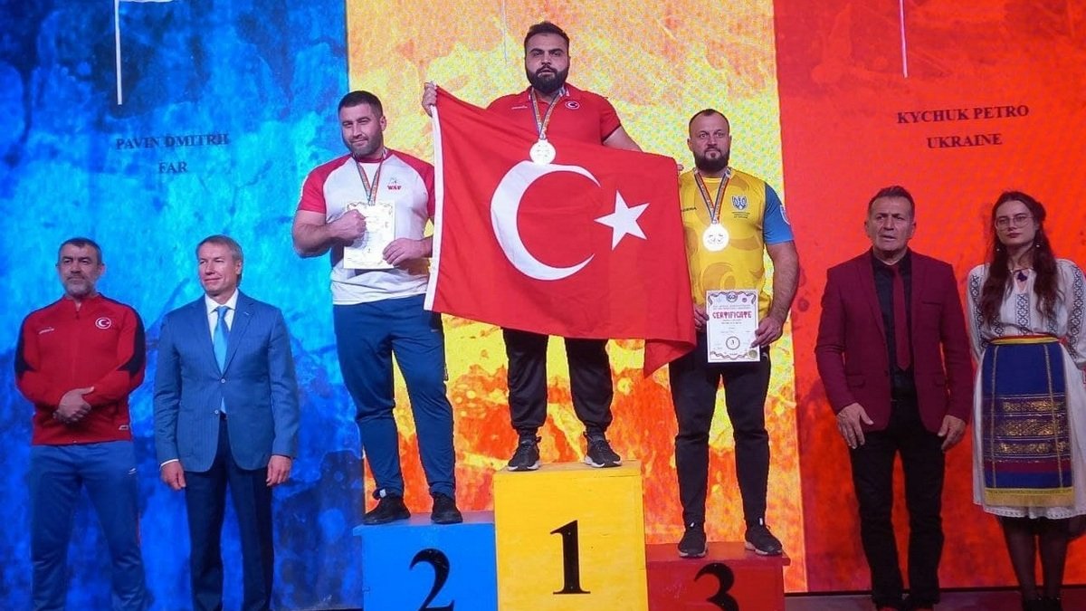 Спортсмены из Днепра стали призерами чемпионатов мира по армрестлингу и пара-армрестлингу