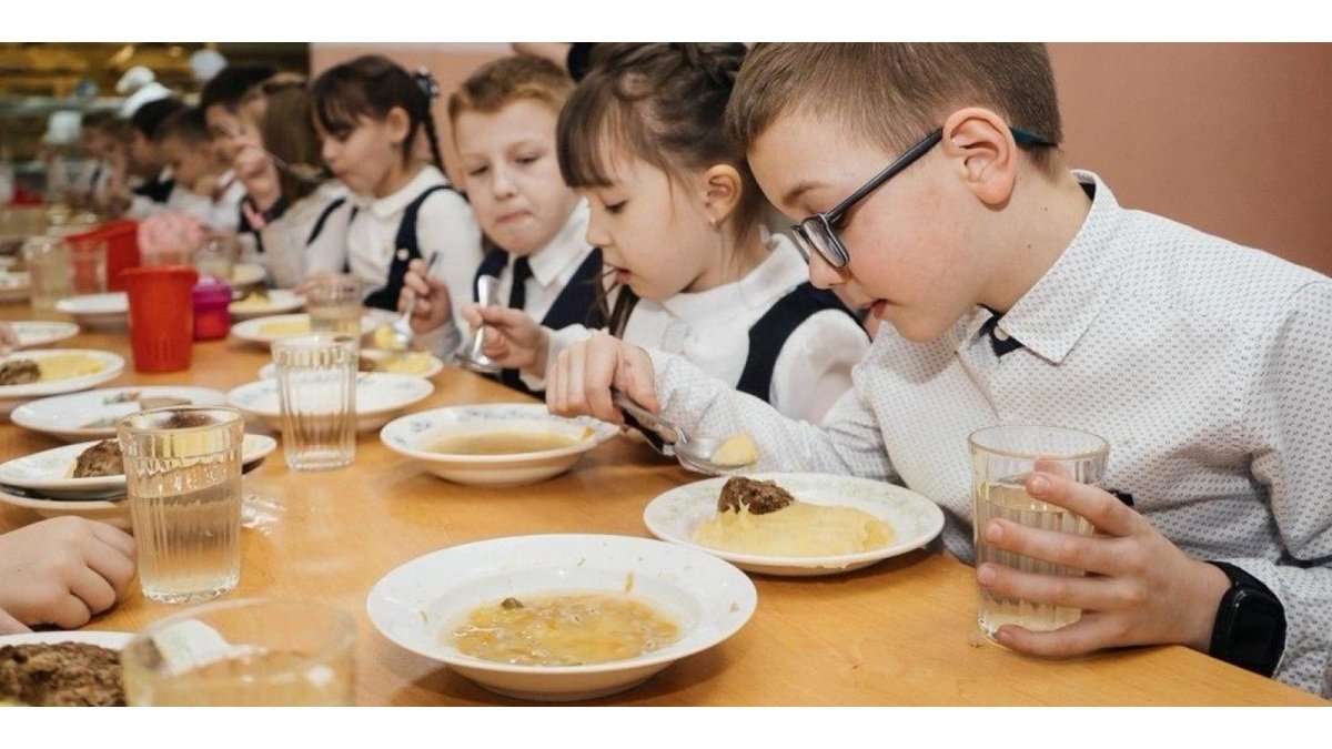 Более сбалансированное питание: чем будут кормить детей в школах и садах Днепра