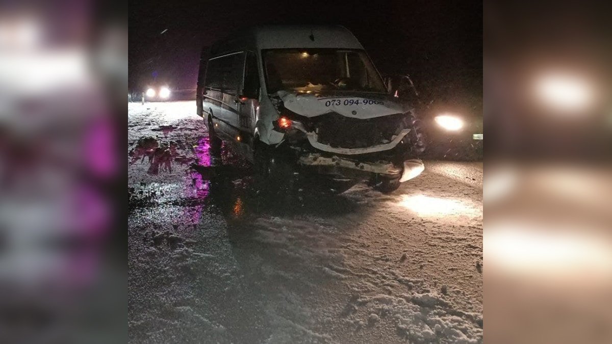 На трассе в Днепропетровской области столкнулись Audi и Mercedes: погибли двое детей, третий в тяжелом состоянии