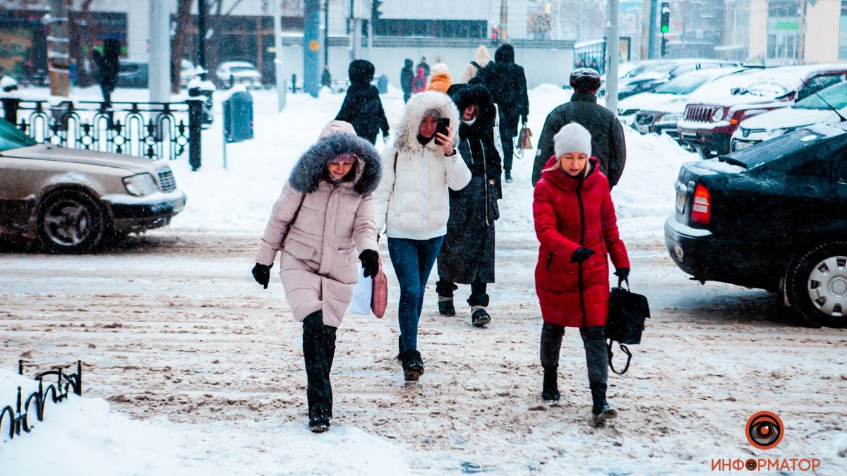 Пробки, мороз и сосульки: как проходят последние дни декабря в Днепре