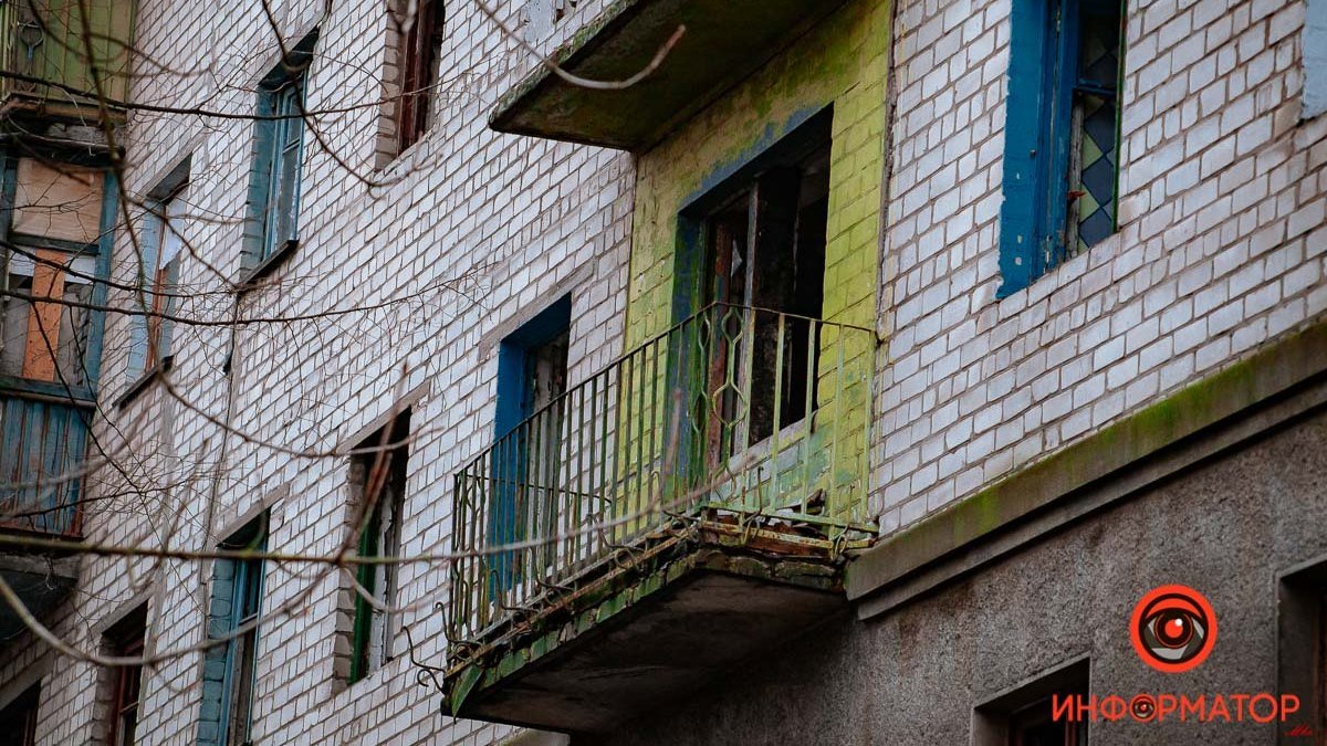 Мертвая тишина: какие балконы Днепра больше никогда "не заговорят"