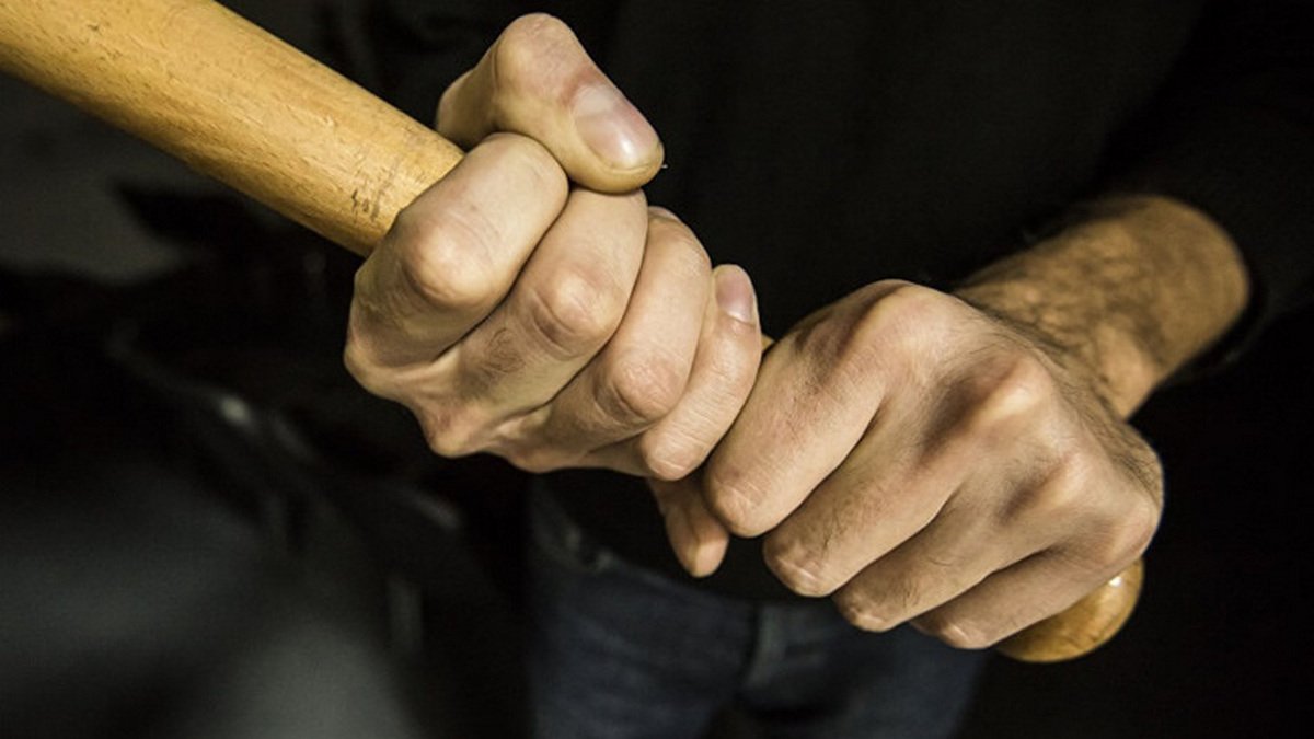 В Днепропетровской области мужчина забил знакомого куском деревянного бруса