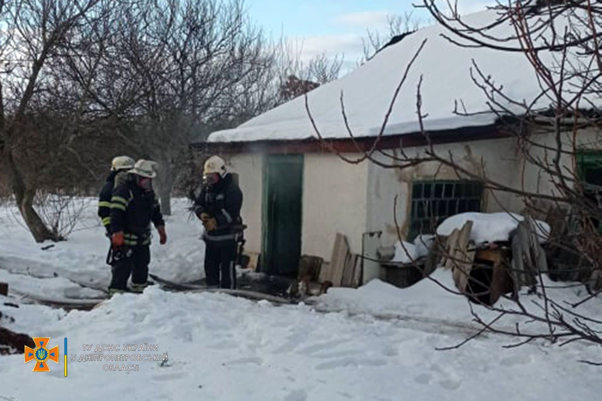 В Днепропетровской области горел частный дом: погибла женщина