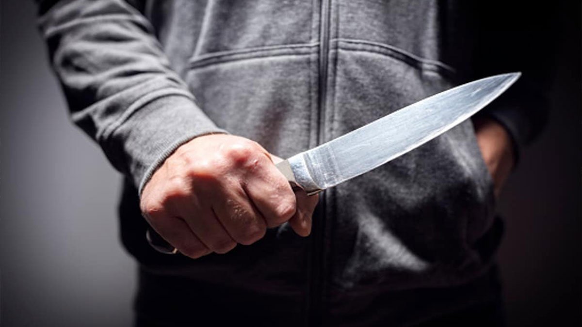 В Днепре мужчина ударил другого ножом в шею: что решил суд