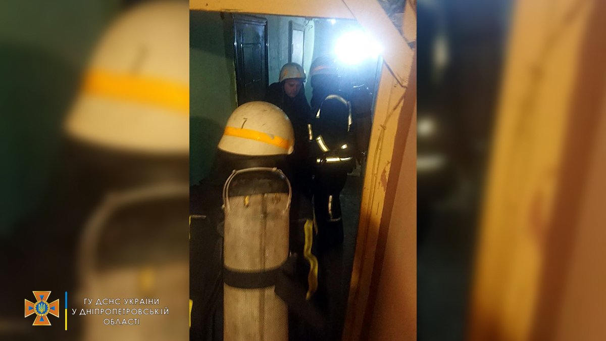 В Каменском горела квартира в многоэтажке: пострадал мужчина