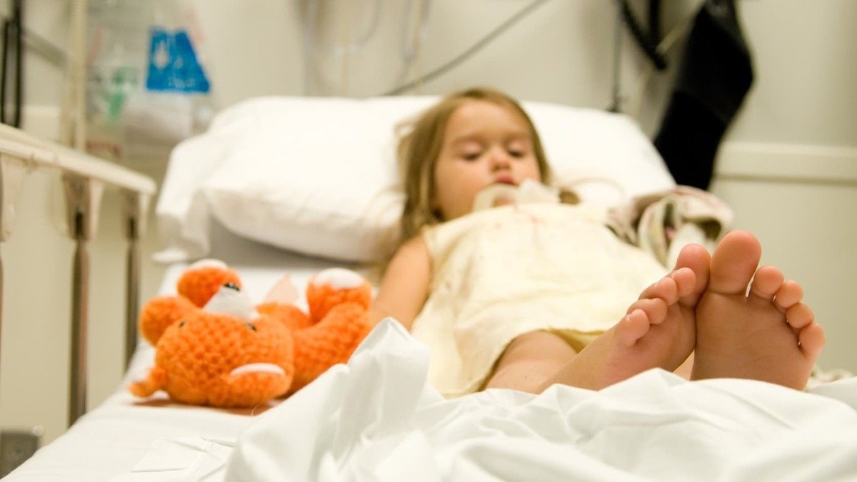 Рвота и ужасное самочувствие: в Днепре 11 детей из садика заболели