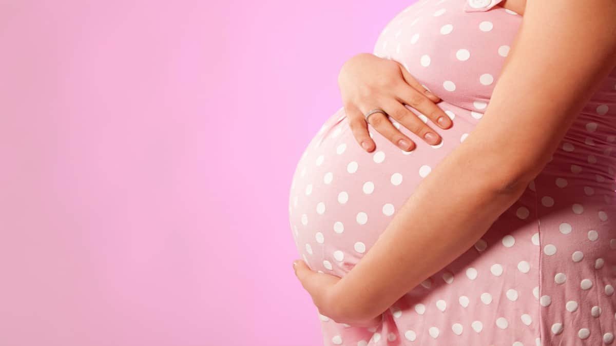 Донорство яйцеклітини, сперми та сурогатне материнство: регулювання та вартість в Україні
