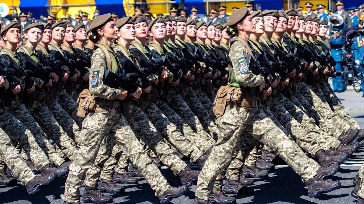 Не всех женщин будут брать на воинский учет: Минобороны опубликовало новый список профессий