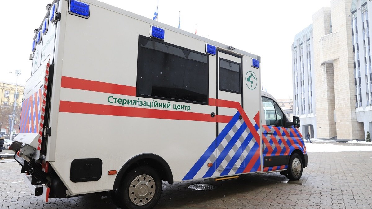 Первый в Украине и Европе: в Днепре презентовали автомобиль для выездной биостерилизации бездомных собак
