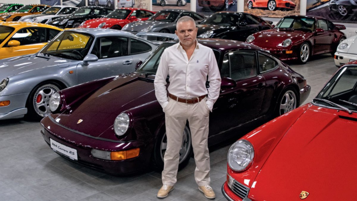 Житель Днепра собрал уникальную коллекцию автомобилей Porsche