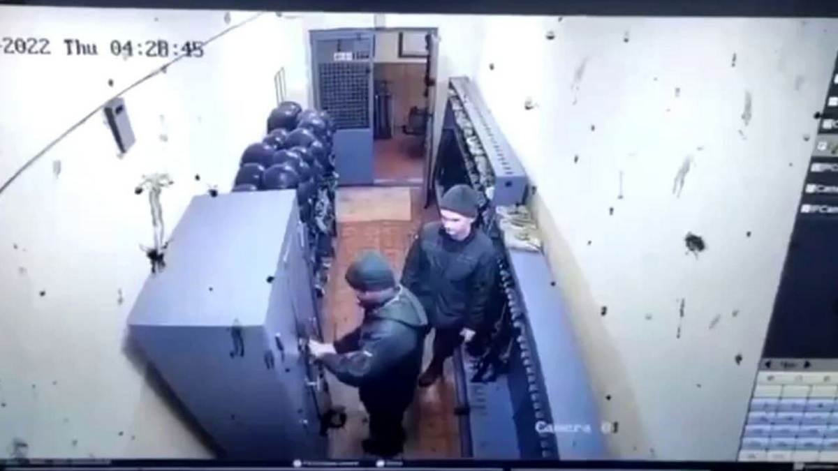 Полицейских, "сливших" видео расстрела на "Южмаше" в Днепре, будут судить