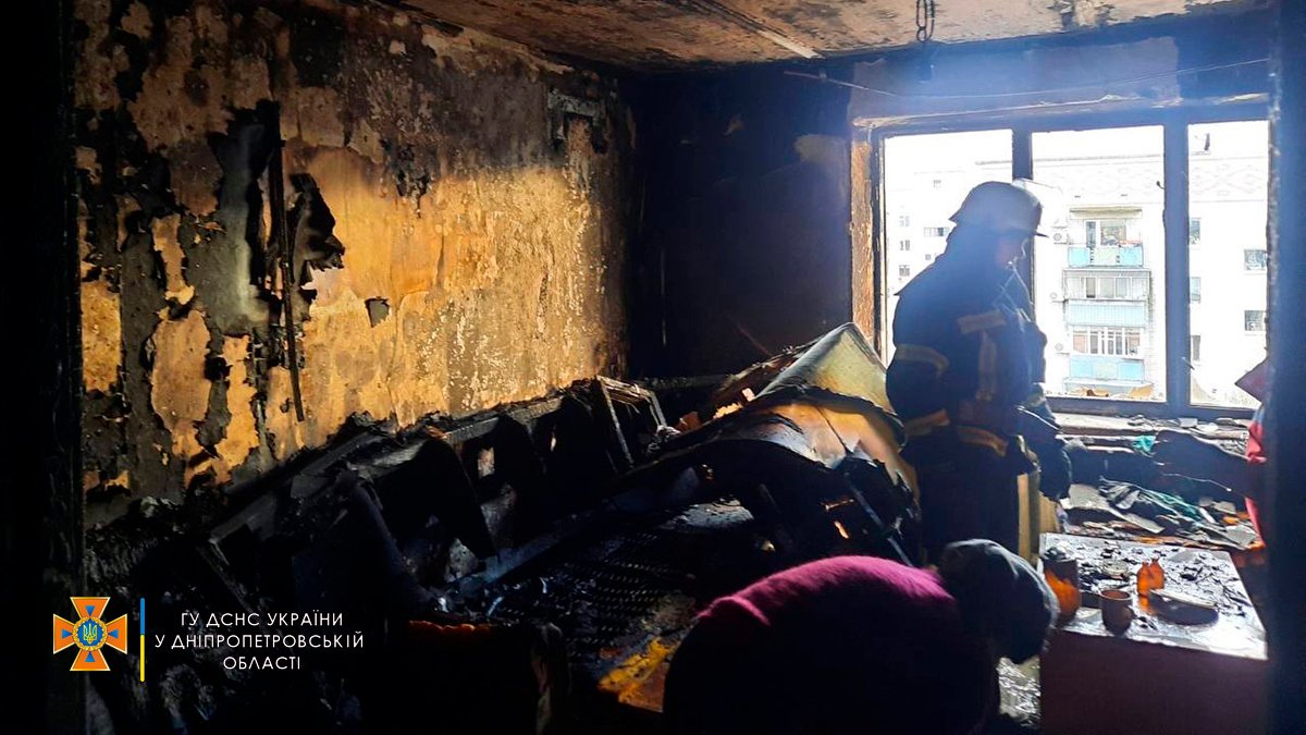 В Новомосковске горела квартира: погиб мужчина, еще один пострадал