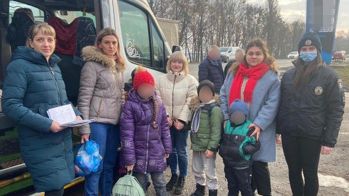 Задержали в 20 метрах от границы: житель Днепропетровской области пытался перевести четверых детей в РФ