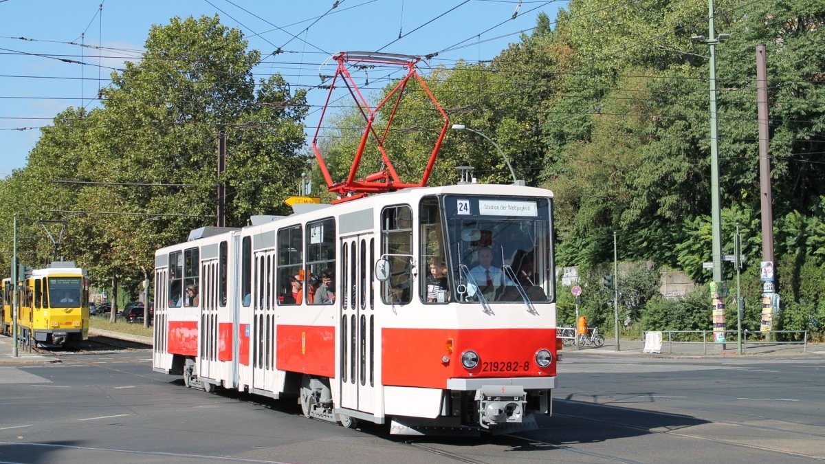 Днепр купит еще 14 б/у трамваев из Германии