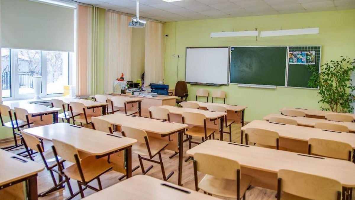 В школах Днепра объявили каникулы на две недели