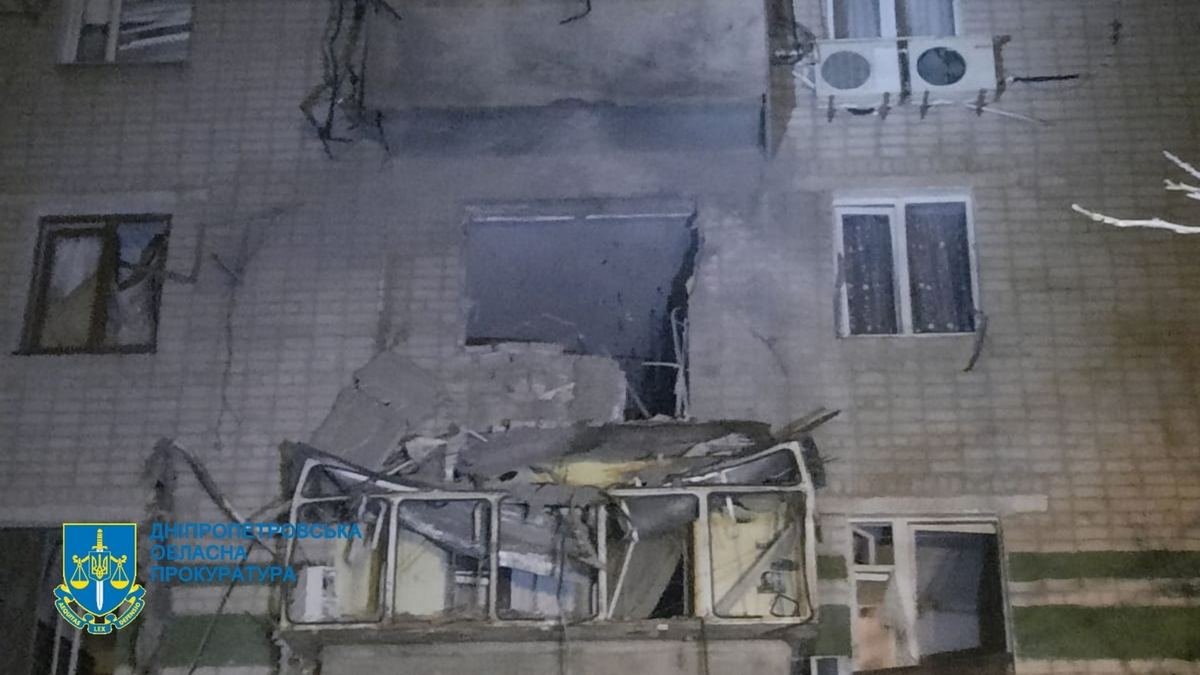 Враг обстрелял из «Градов» многоэтажные дома в Зеленодольске Днепропетровской области: проходит расследование