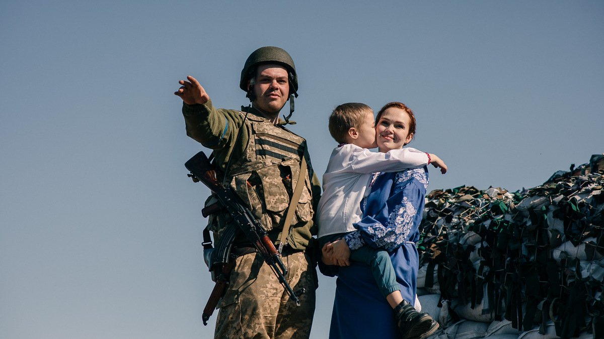 Помним, за что мы сражаемся: фотограф из Днепра сделал трогательные снимки