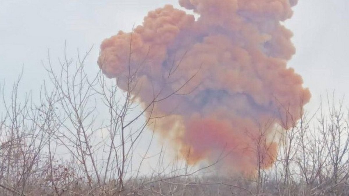 В Луганской области вражеский снаряд попал в цистерну с азотной кислотой: как уберечься от отравления