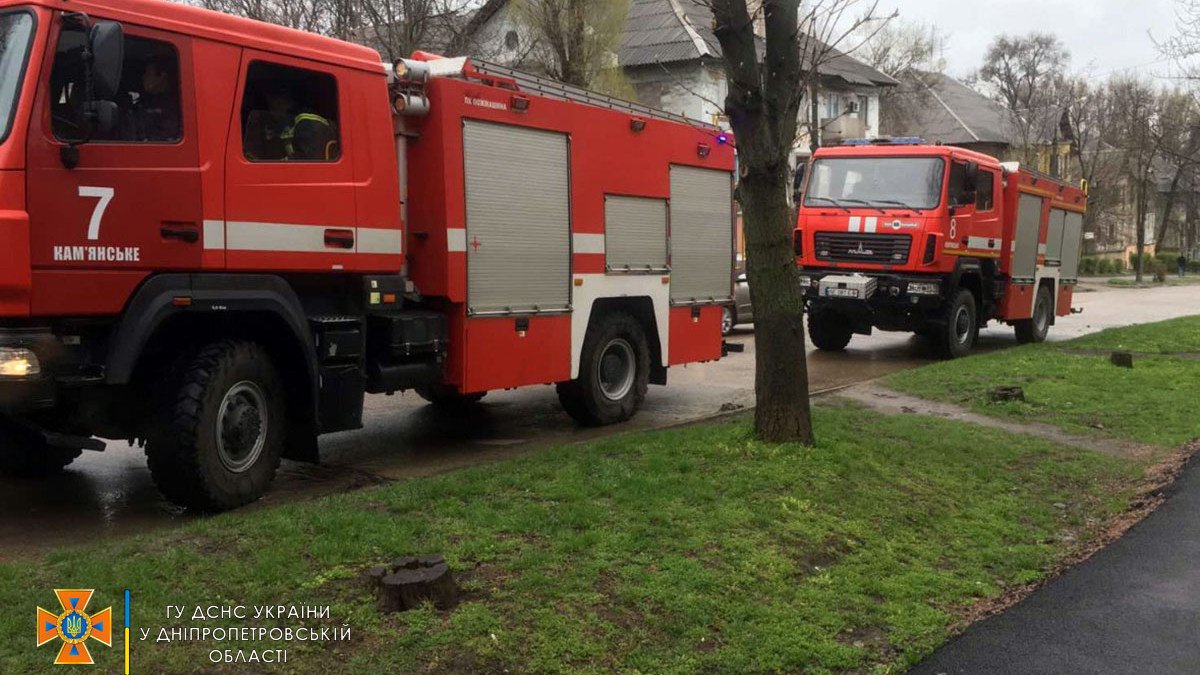 В Каменском горела квартира в двухэтажном доме: погибли мужчина и женщина
