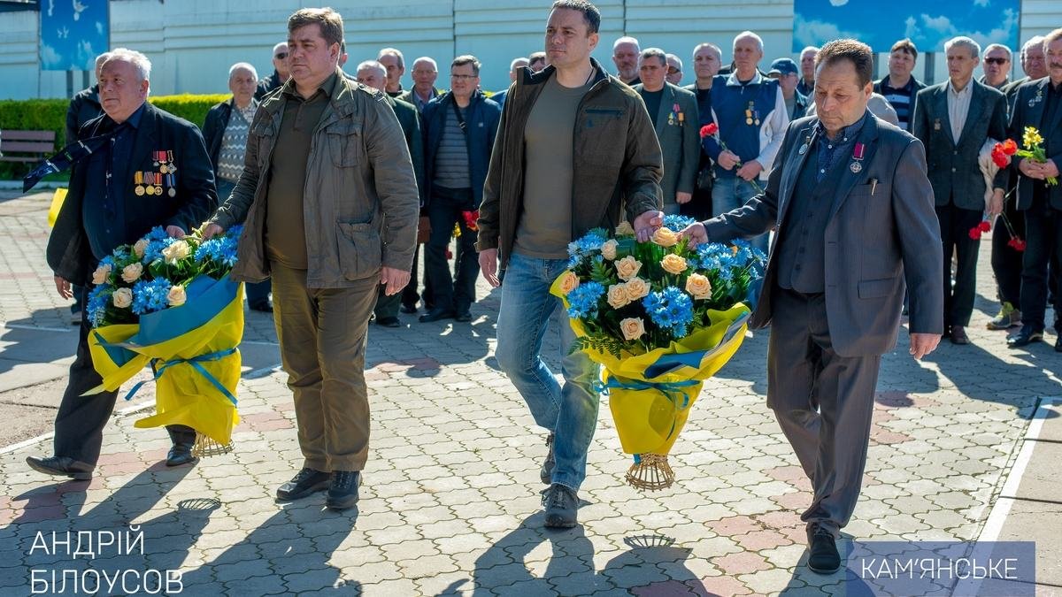 Мэр Каменского Андрей Белоусов почтил память ликвидаторов аварии на ЧАЭС
