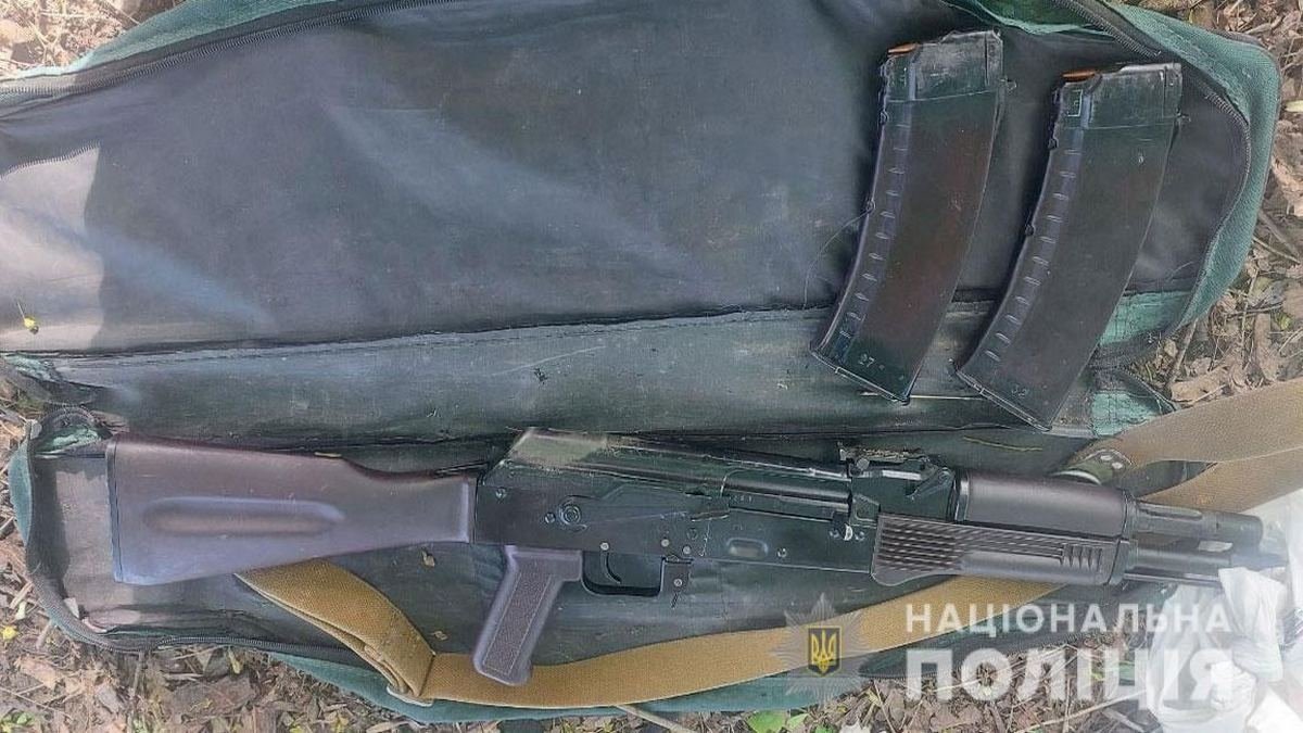В парке Днепра мужчина и женщина стреляли из АК-74