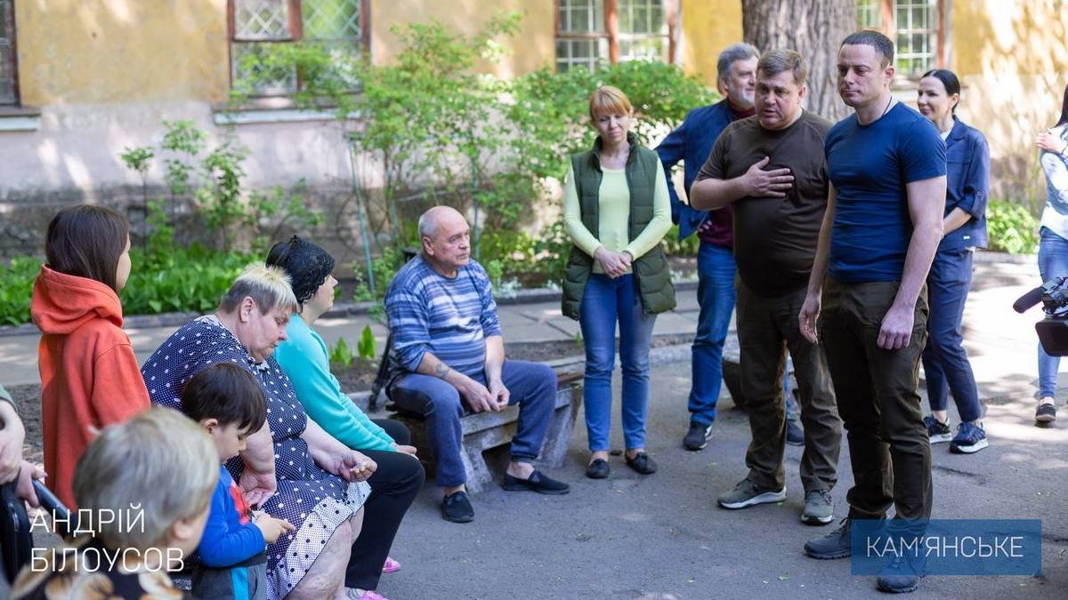 Мэр Каменского Андрей Белоусов встретился с переселенцами