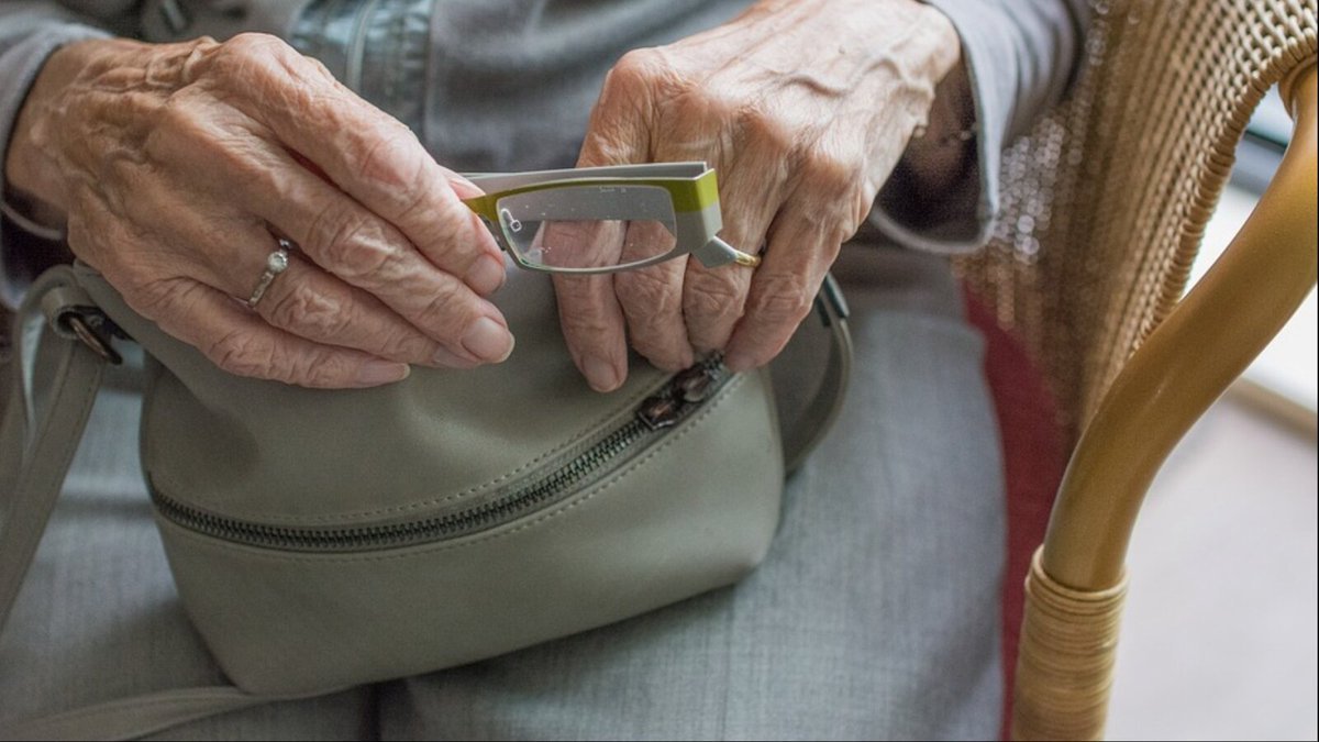В Днепре пожилых людей научат, как отличать фейковую информацию от достоверной