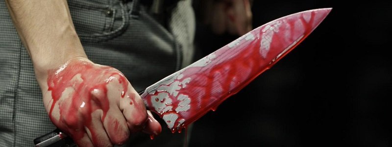 Кровавый день влюбленных: под Днепром нашли мужчину с ножом в сердце