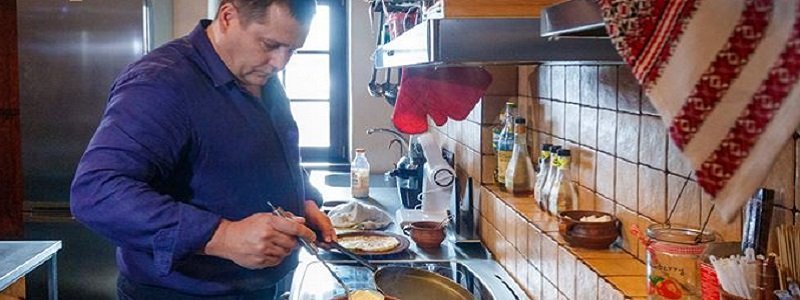 Блины от мэра: Филатов поделился рецептом традицонного блюда на Масленицу (ФОТО)