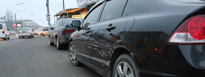 ДТП на Березинской: столкнулись фура и Honda