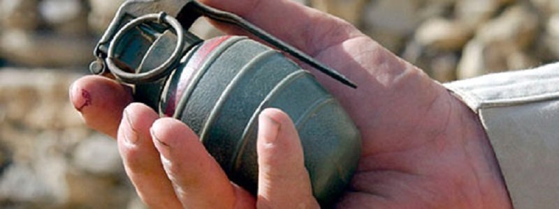 По Днепру объявлен план "Сирена": полиция ищет грабителя с гранатой
