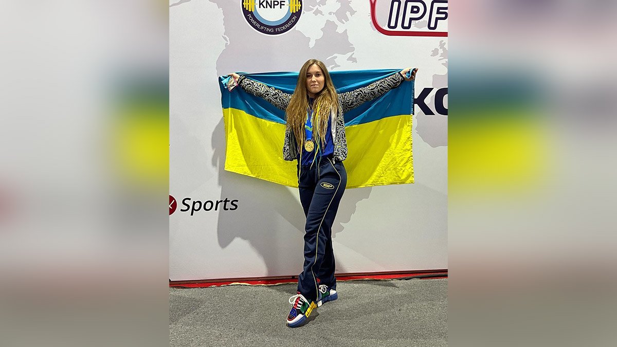 Девушка из Днепра стала чемпионкой мира по жиму лежа