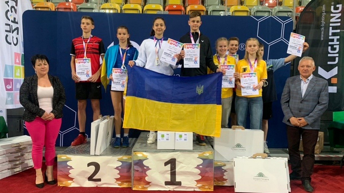 Бадминтонисты из Днепра завоевали пять золотых медалей, два серебра и бронзу