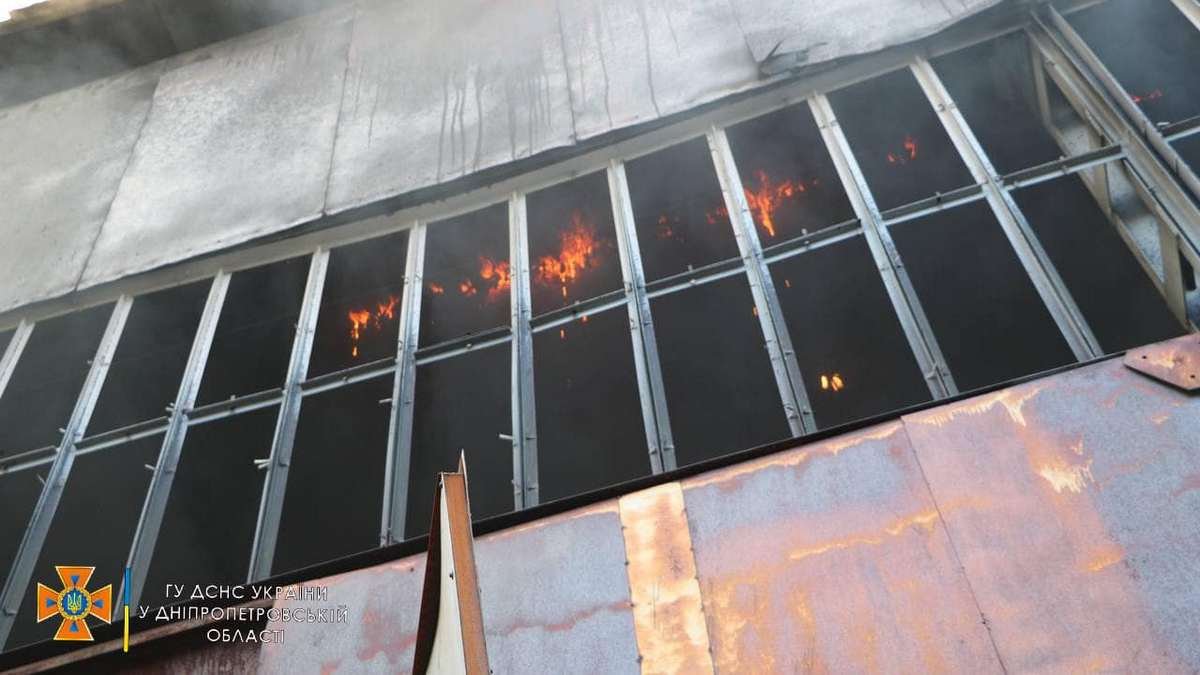 Взрывы и пожар на предприятии Днепра: есть погибшие