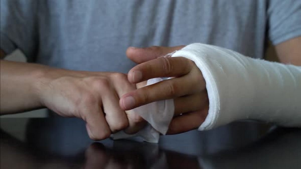 В Днепре на Навигационной мужчина откусил часть пальца своему другу