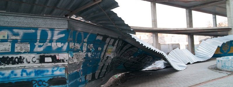 Страх, позор и опасность для жизни: бульвар в центре Днепра превратился в свалку