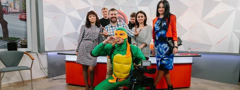 Музыка, VIP-гости и черепашка Ниндзя: в Днепре открылся медиа-центр Информатор