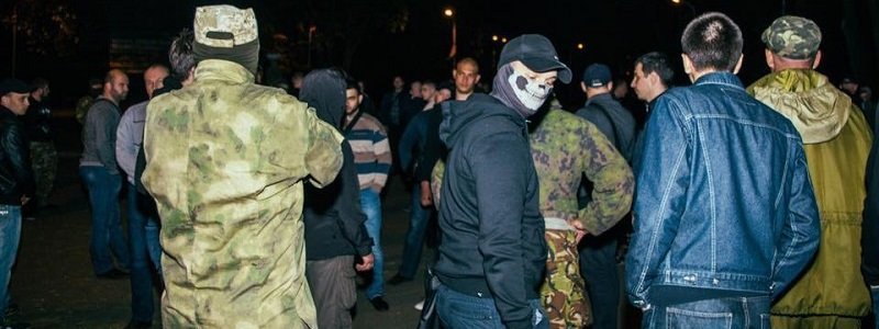 Полиция, толпа людей и разбитые лампадки: что происходило ночью на Соборной площади