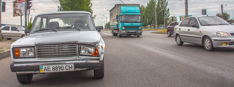 ДТП на Донецком шоссе: из-за столкновения двух авто затруднено движение