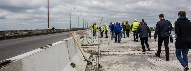 Борис Филатов проверил ход ремонтных работ на Новом мосту