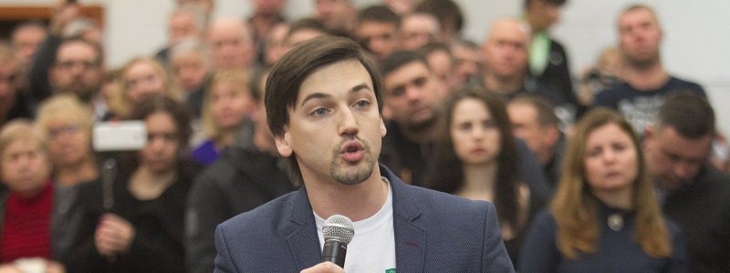Депутат Днепровского горсовета Артем Хмельников отчитается перед общественностью о своей деятельности