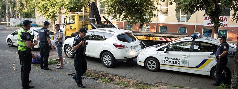 В Днепре водитель, управляя машиной с бутылкой виски в руках, разбил два Prius