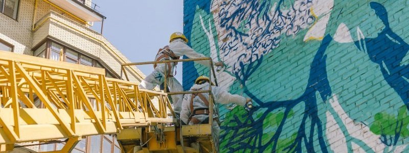 Краски, вышки и искусство: как в Днепре рисуют муралы