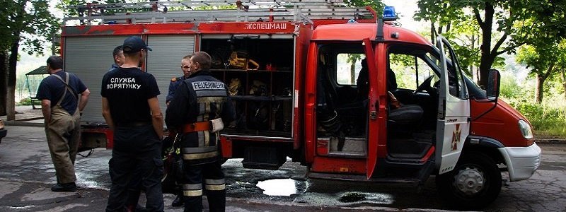 На Данилы Нечая поджигатель напал на пожарного с ножом: подробности происшествия