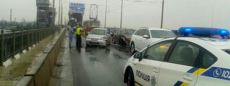 ДТП на Амурском мосту: столкнулись три автомобиля